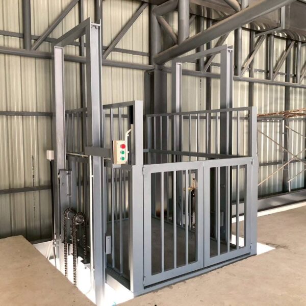 ลิฟต์ขนส่งสินค้า